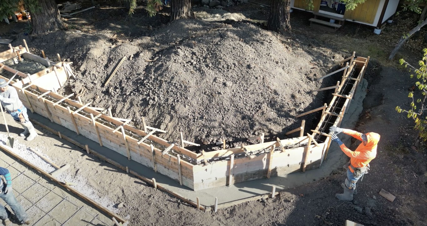 Concrete masonry and retaining wall construction
